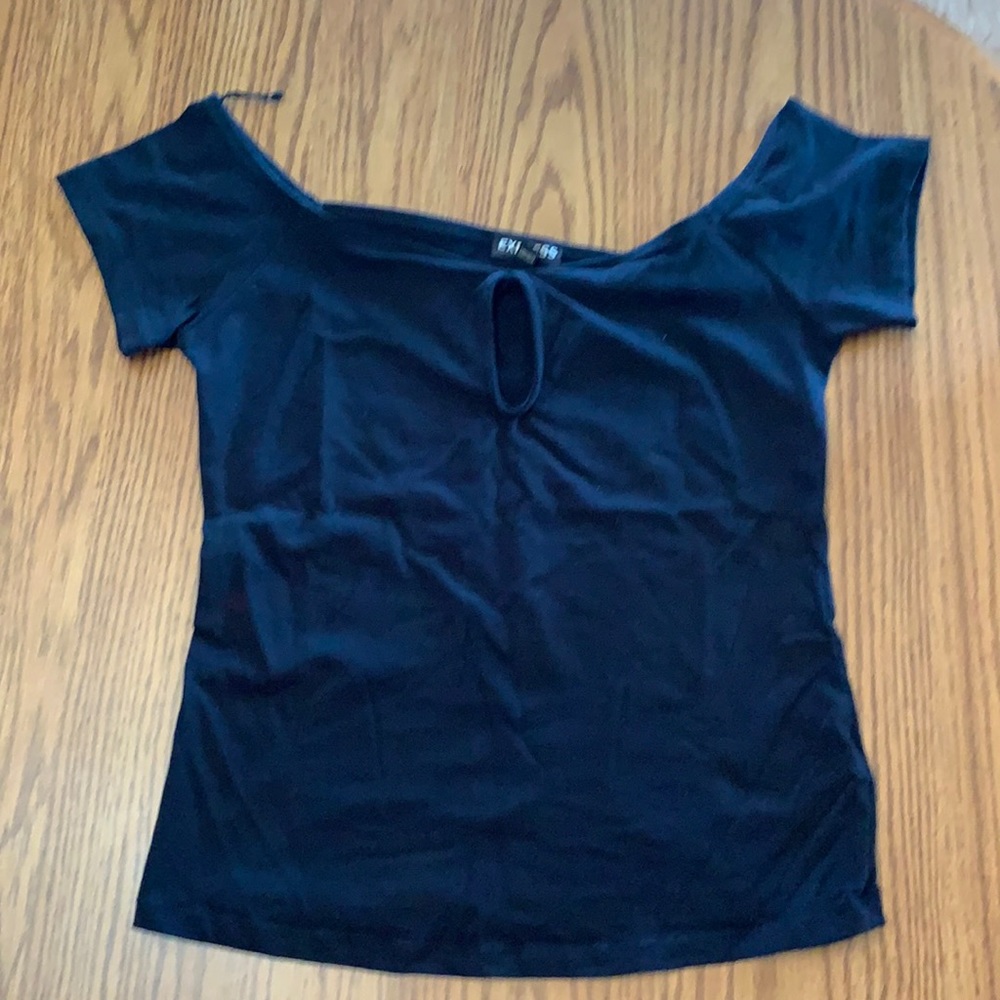 Express top with keyhole